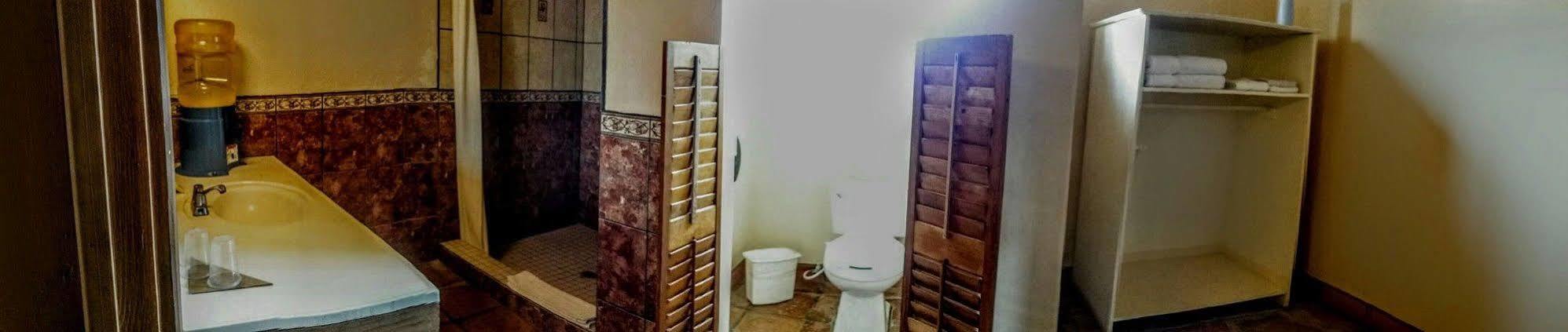 Old Mill Hotel San Quintin Экстерьер фото